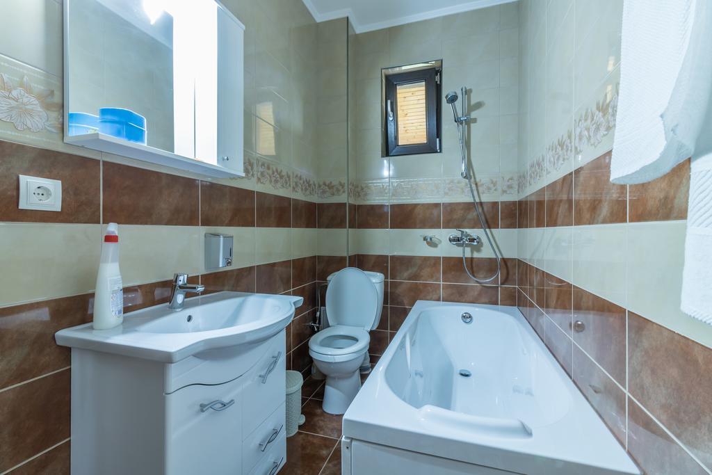 Conacul Lui Bulica Hotel Novaci-Străini Kültér fotó