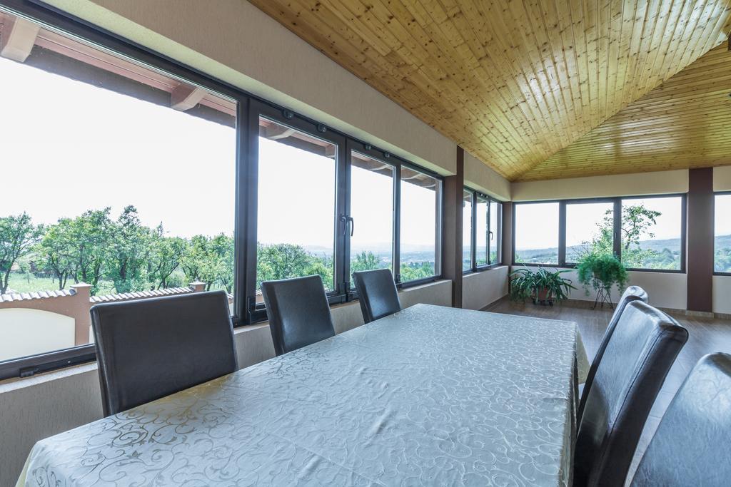 Conacul Lui Bulica Hotel Novaci-Străini Kültér fotó