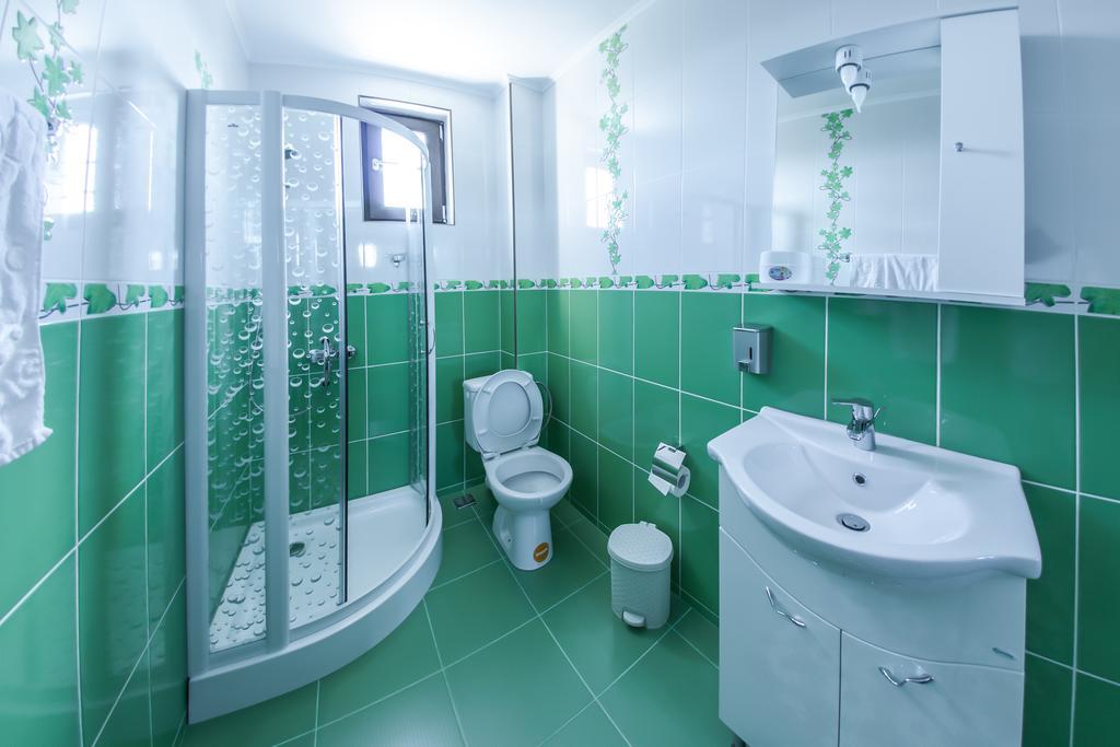Conacul Lui Bulica Hotel Novaci-Străini Kültér fotó