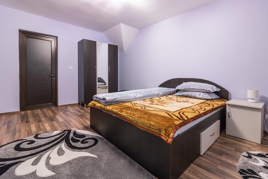 Conacul Lui Bulica Hotel Novaci-Străini Kültér fotó