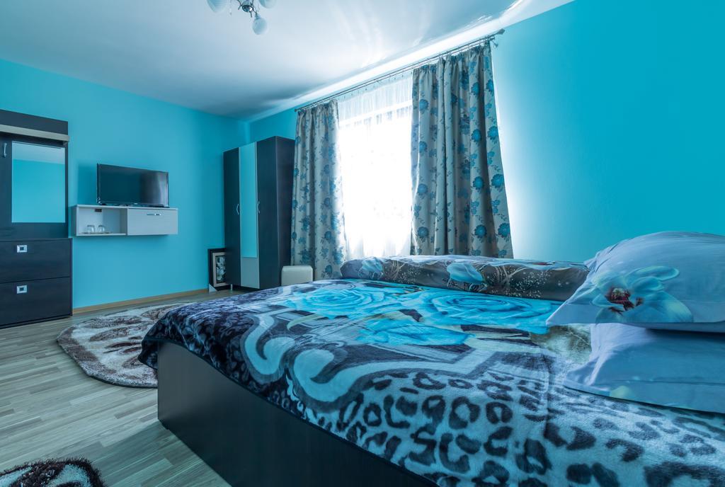 Conacul Lui Bulica Hotel Novaci-Străini Kültér fotó