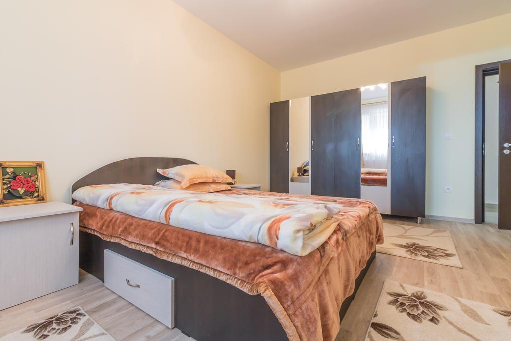 Conacul Lui Bulica Hotel Novaci-Străini Kültér fotó