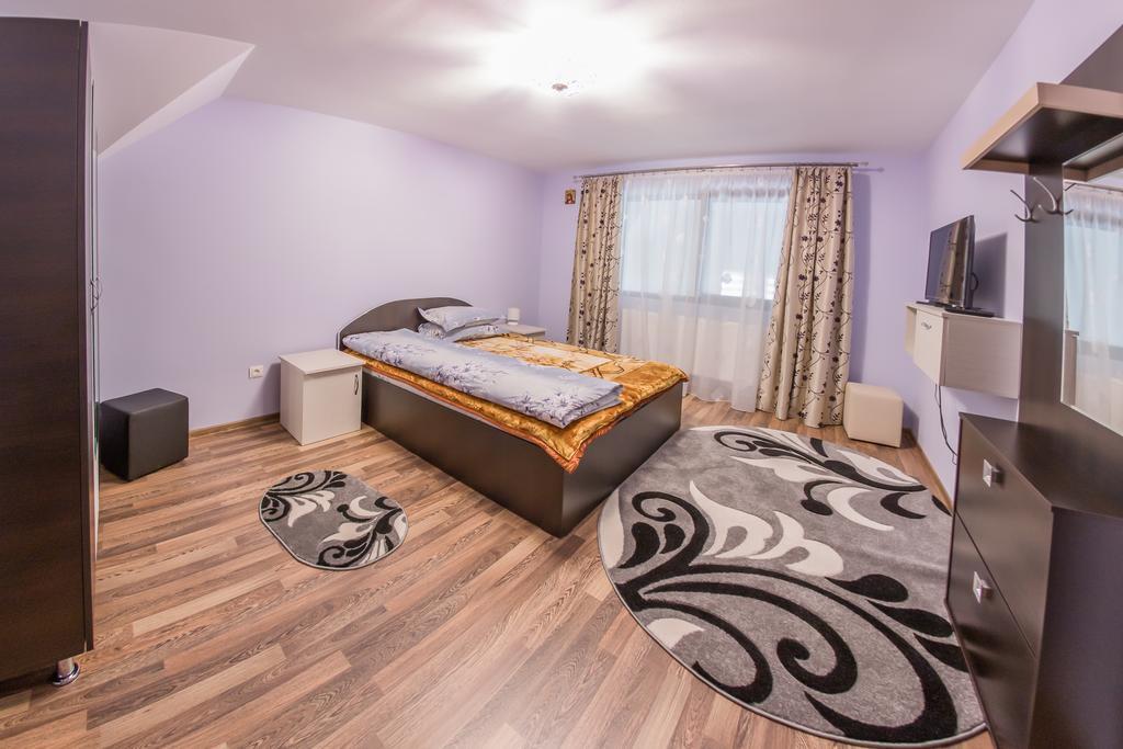 Conacul Lui Bulica Hotel Novaci-Străini Kültér fotó